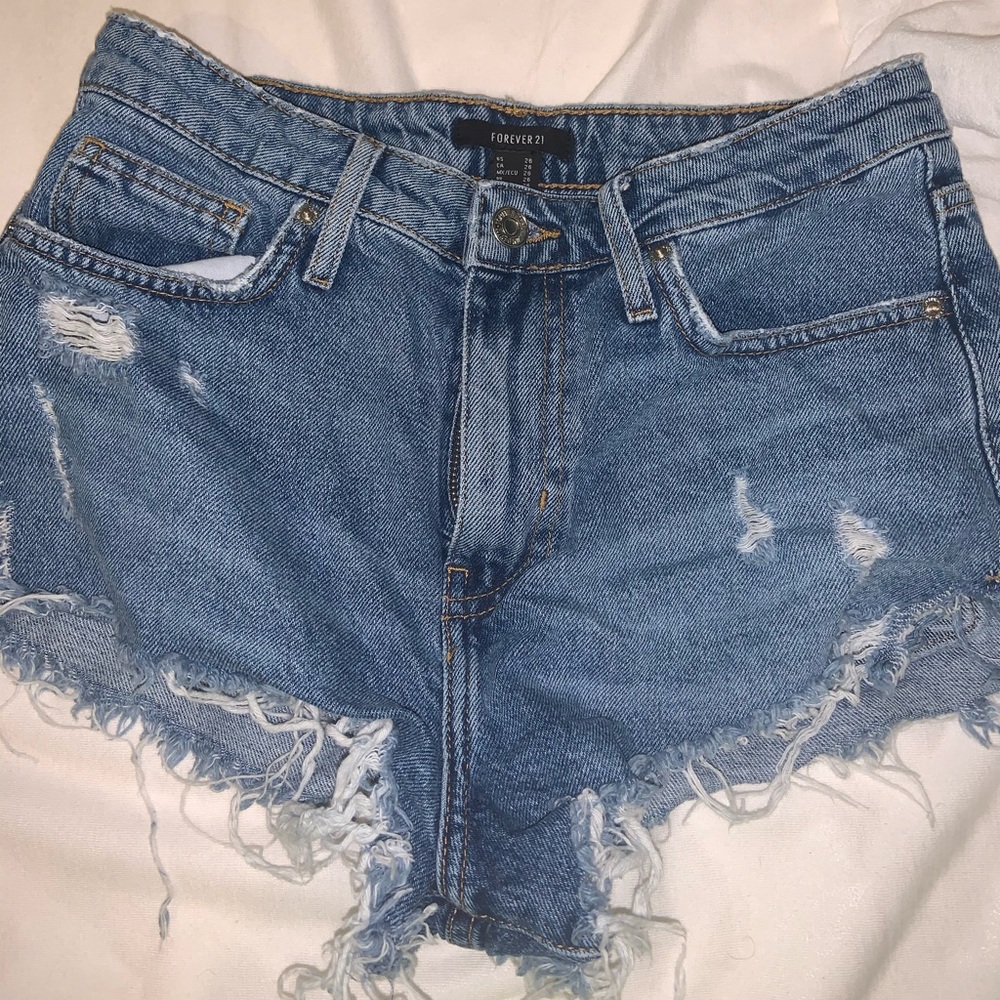 Blue denim mid rise shorts